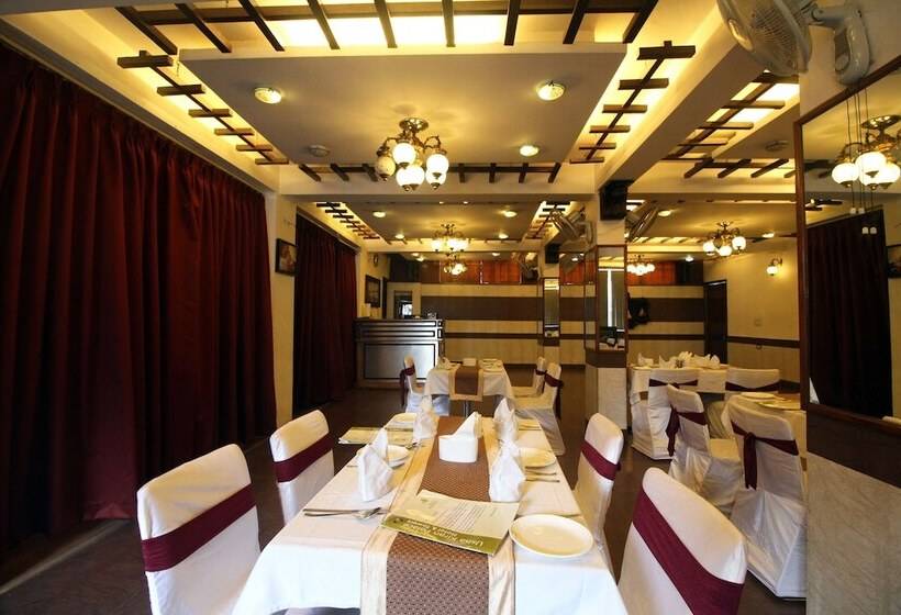 ホテル Genx Usha Kiran Agra