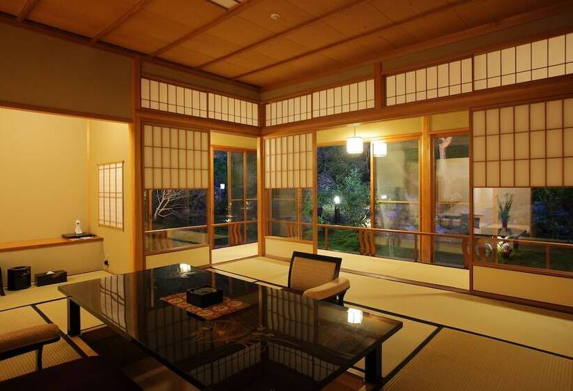 هتل Unzen Hanzuiryo By Onko Chishin