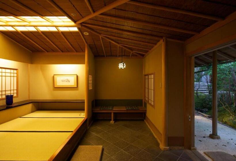 هتل Unzen Hanzuiryo By Onko Chishin