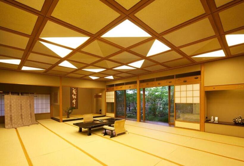 هتل Unzen Hanzuiryo By Onko Chishin