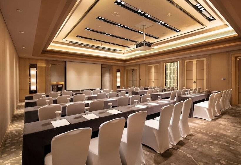 בית מלון כפרי Hilton Dalian