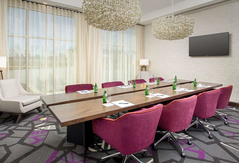 هتل Hilton Garden Inn Columbia Airport