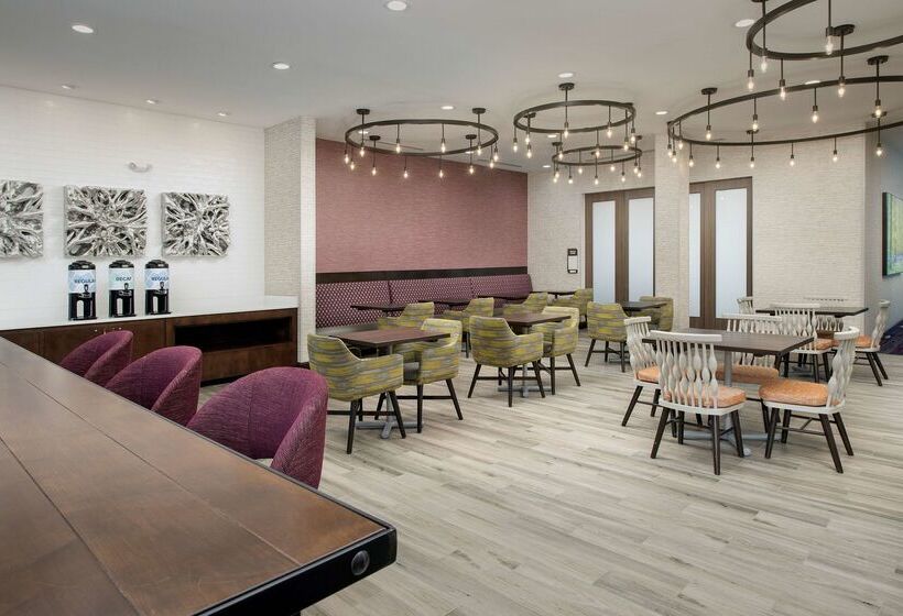 هتل Hilton Garden Inn Columbia Airport