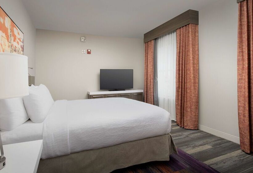 هتل Hilton Garden Inn Columbia Airport