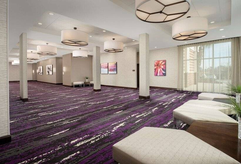 هتل Hilton Garden Inn Columbia Airport