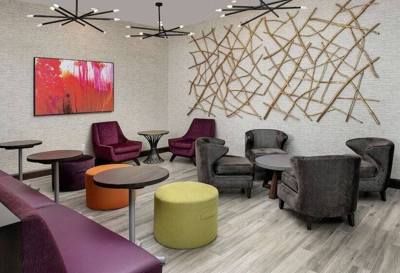 هتل Hilton Garden Inn Columbia Airport