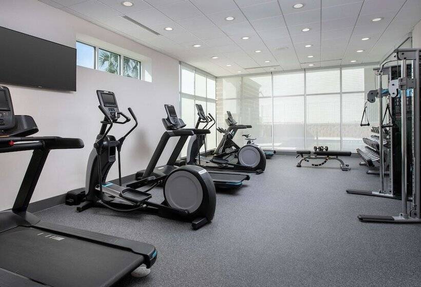 هتل Hilton Garden Inn Columbia Airport