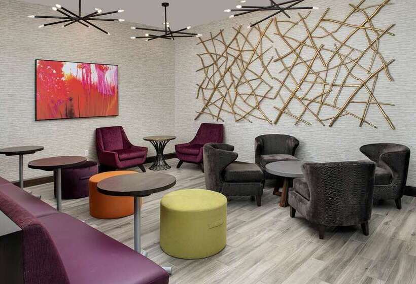 هتل Hilton Garden Inn Columbia Airport