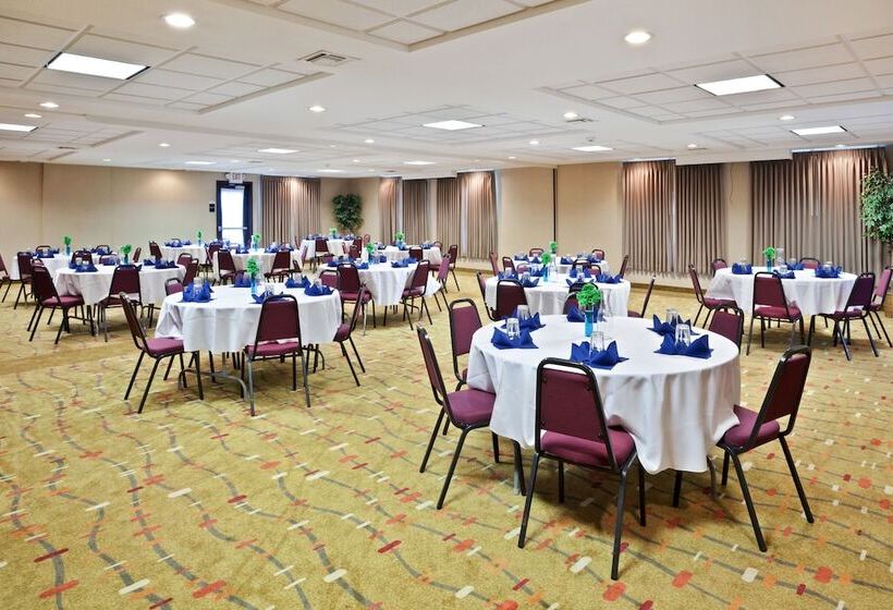 Holiday Inn Express Hotel & Suites Albany, An Ihg
