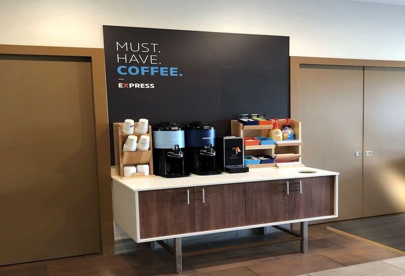 Holiday Inn Express Hotel & Suites Albany, An Ihg