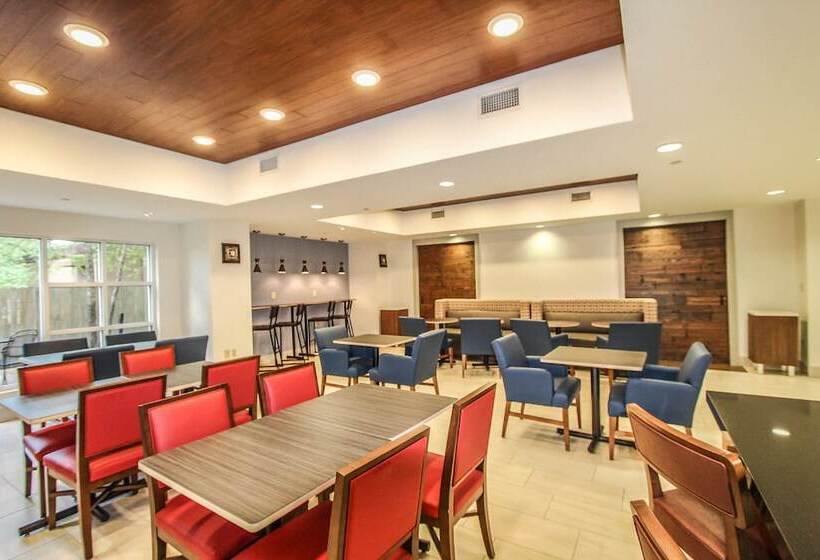 Holiday Inn Express Hotel & Suites Charleston   North, An Ihg