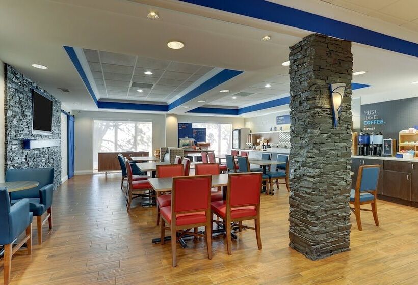 Holiday Inn Express Hotel & Suites Dayton Centerville, An Ihg