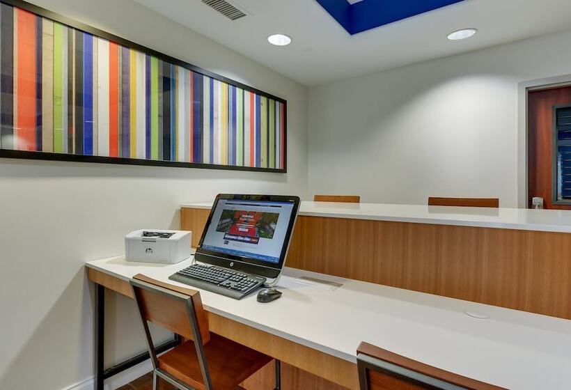 Holiday Inn Express Hotel & Suites Dayton Centerville, An Ihg