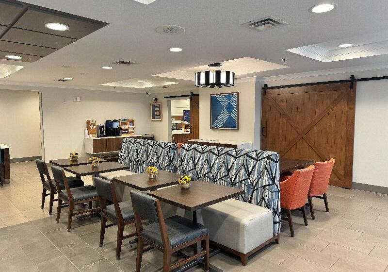 Отель Holiday Inn Express & Suites Dewitt Syracuse, An Ihg