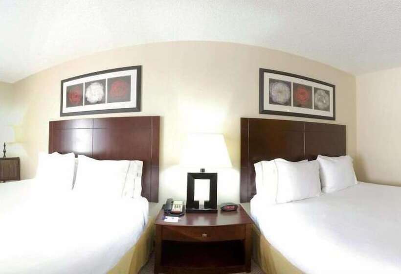 Holiday Inn Express Hotel & Suites Dickson, An Ihg