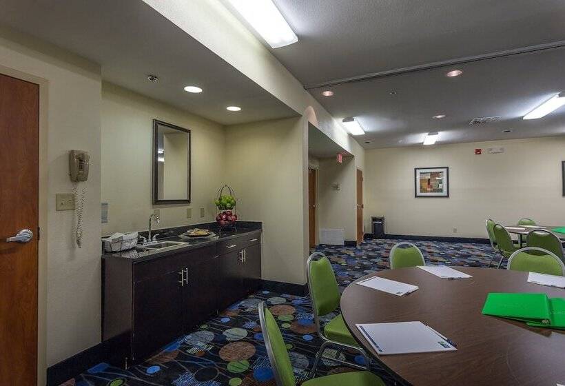 Holiday Inn Express Hotel & Suites Edmond, An Ihg