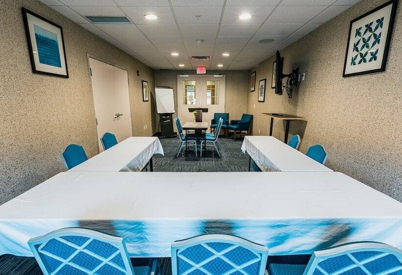 Holiday Inn Express Hotel & Suites Hamburg, An Ihg