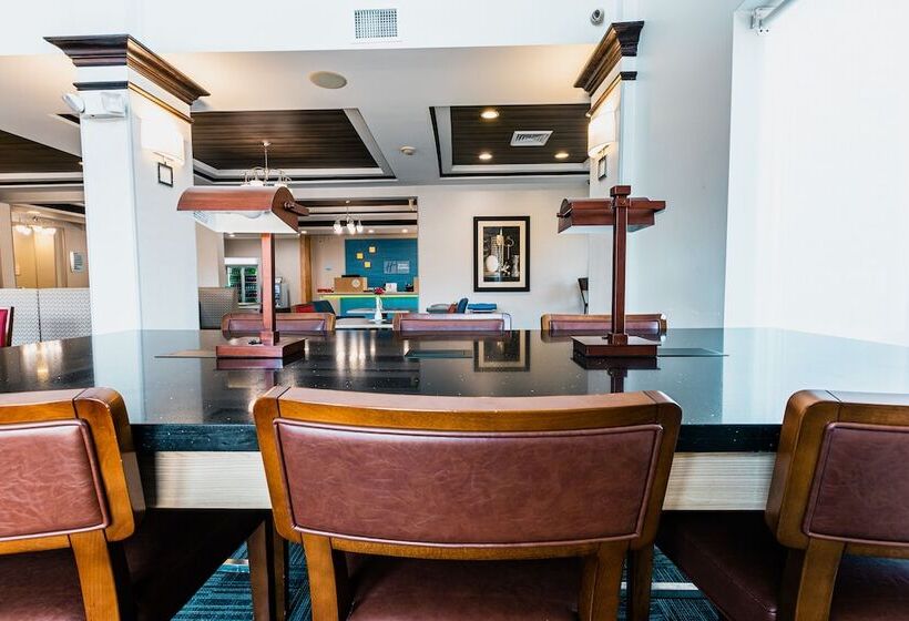 Holiday Inn Express Hotel & Suites Hamburg, An Ihg