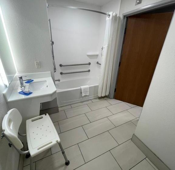 Holiday Inn Express Hotel & Suites Las Vegas, An Ihg