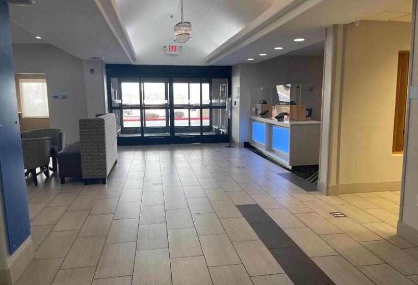 Holiday Inn Express Hotel & Suites Las Vegas, An Ihg