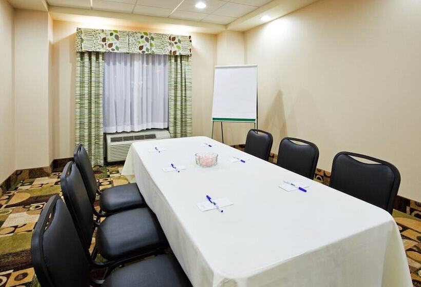 Holiday Inn Express Hotel & Suites Newport South, An Ihg