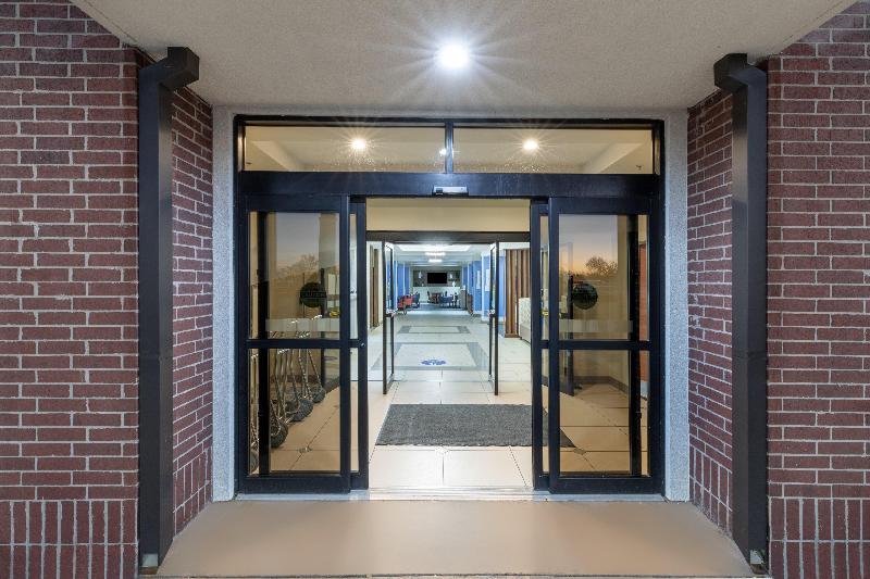 فندق Holiday Inn Express And Suites Pryor, An Ihg