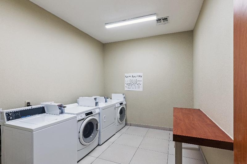 فندق Holiday Inn Express And Suites Pryor, An Ihg