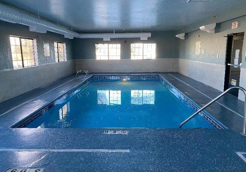 Holiday Inn Express Hotel & Suites Raton, An Ihg