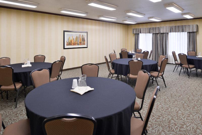 Holiday Inn Express Hotel & Suites Sioux Falls At Empire Mall, An Ihg