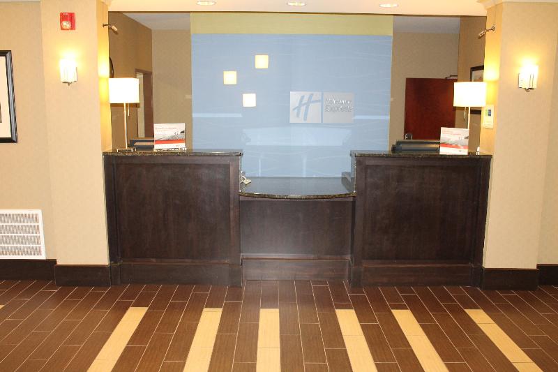 فندق Holiday Inn Express & Suites Starkville By Ihg
