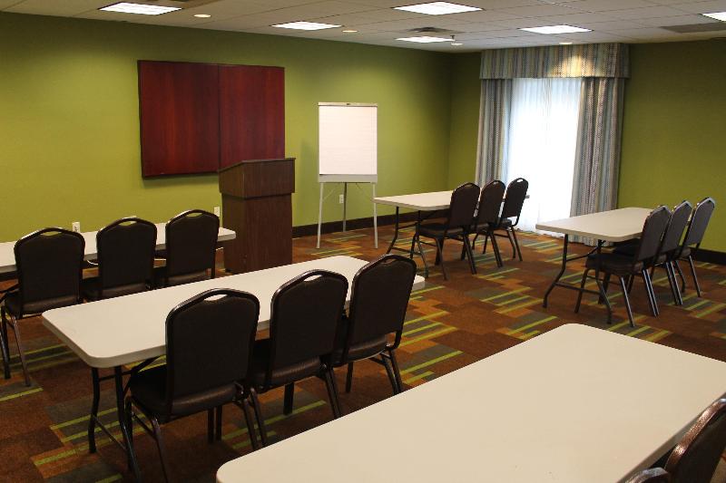 فندق Holiday Inn Express & Suites Starkville By Ihg