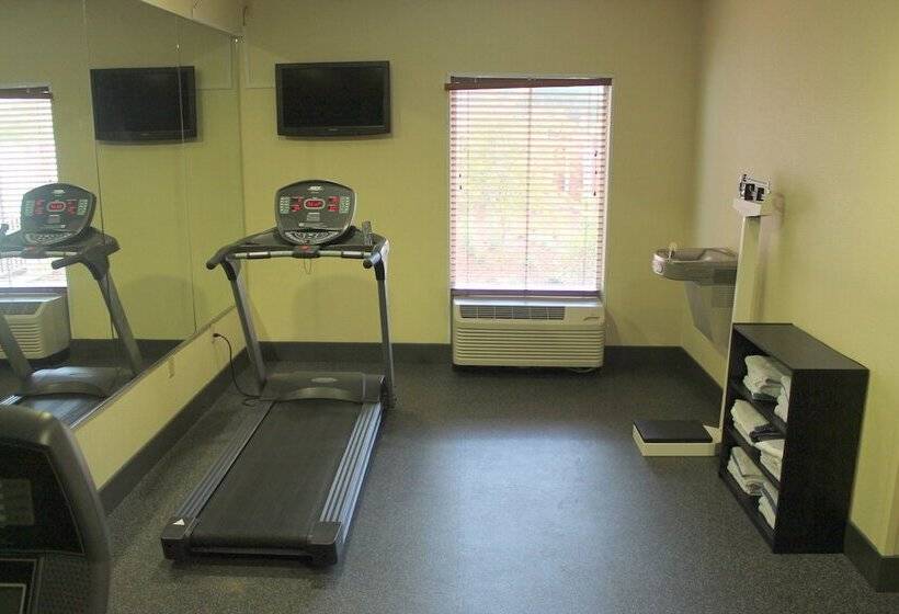 فندق Holiday Inn Express & Suites Starkville By Ihg