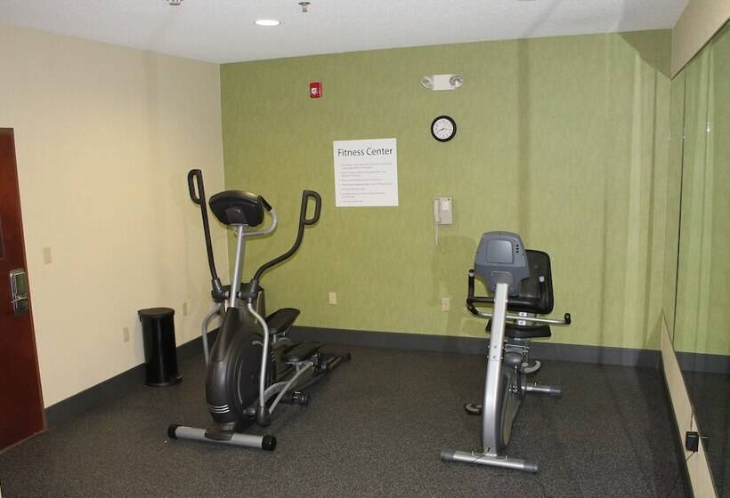 فندق Holiday Inn Express & Suites Starkville By Ihg