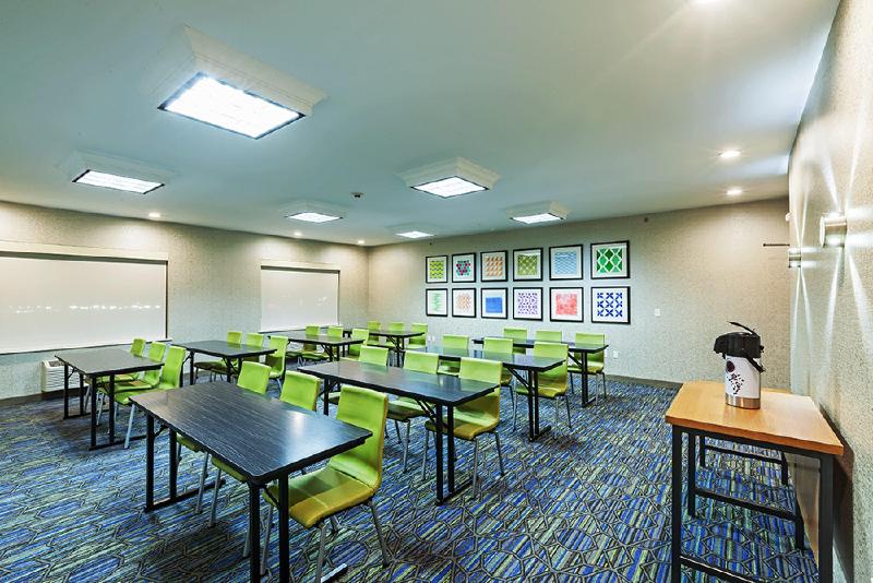 فندق Holiday Inn Express & Suites Tulsa S Broken Arrow Hwy 51 By Ihg