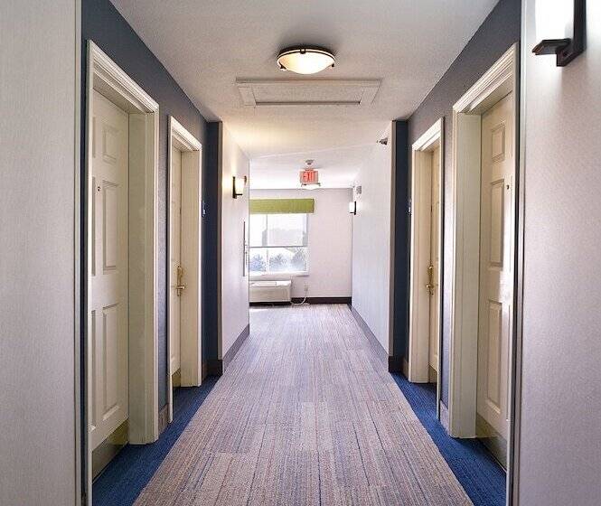 Holiday Inn Express Hotel & Suites Vermillion By Ihg