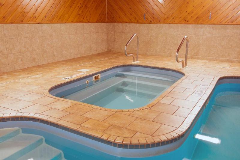 Holiday Inn Express Hotel & Suites Wauseon, An Ihg