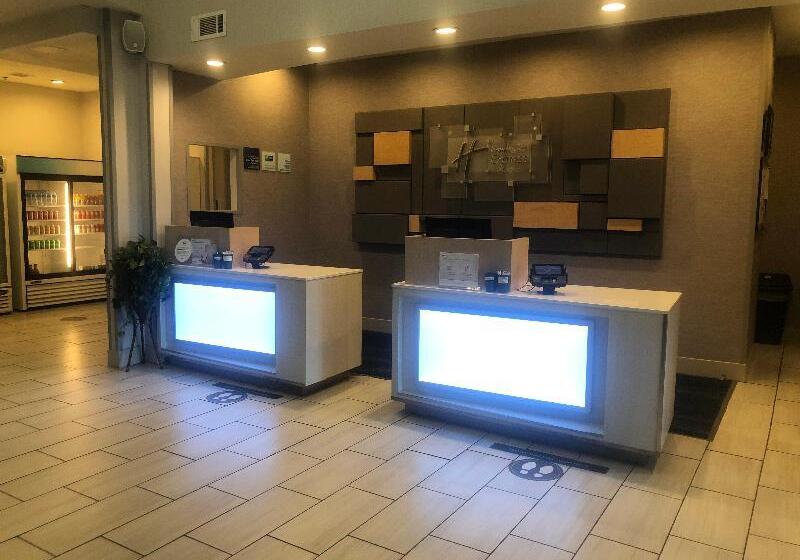 Holiday Inn Express Hotel & Suites Woodward Hwy 270, An Ihg