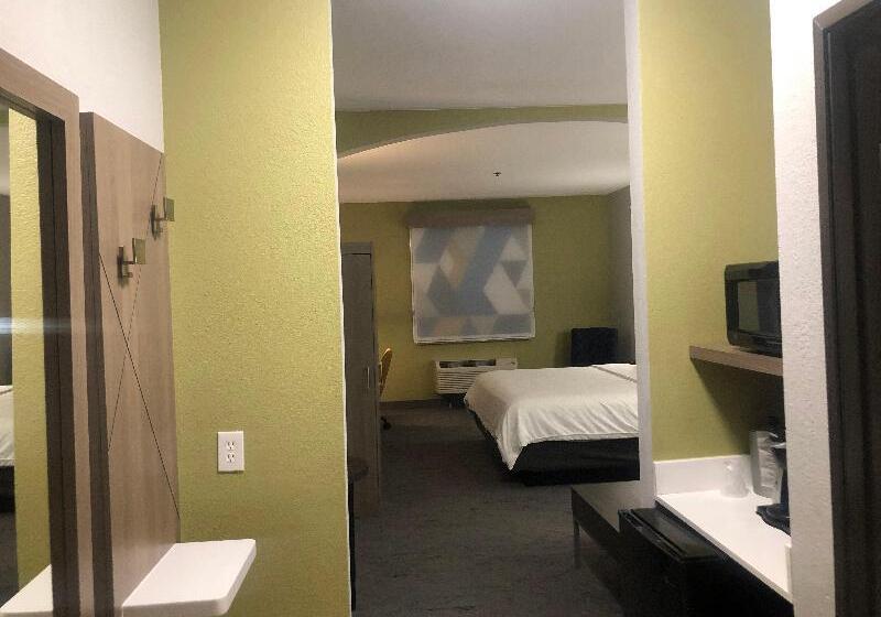 Holiday Inn Express Hotel & Suites Woodward Hwy 270, An Ihg