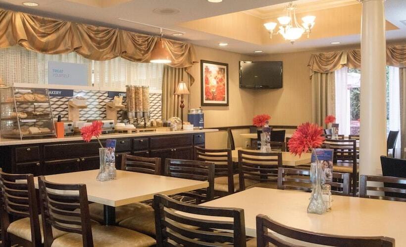 Holiday Inn Express Hotel & Suites Youngstown North Warren/niles, An Ihg