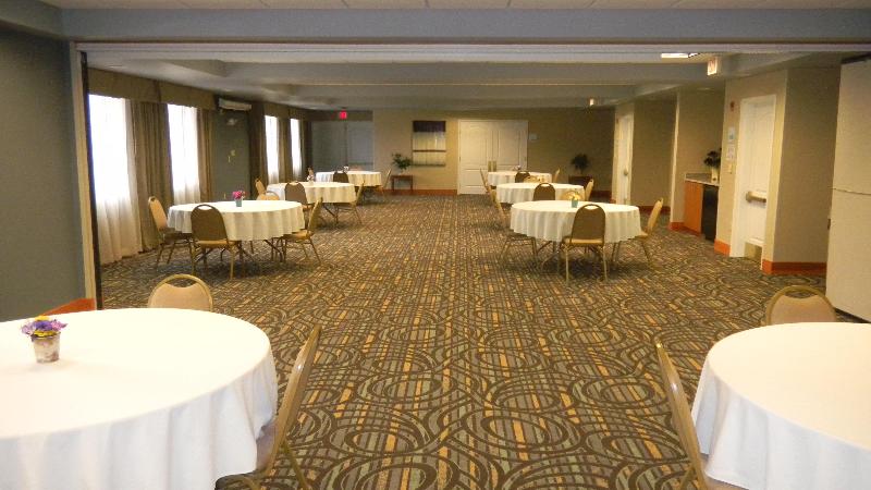 فندق Holiday Inn Express & Suites Winner By Ihg