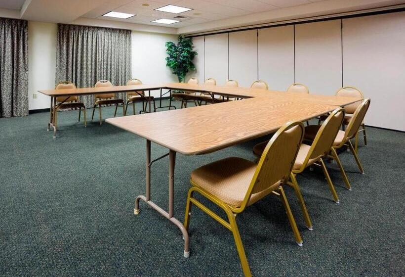 فندق Holiday Inn Express & Suites Winner By Ihg