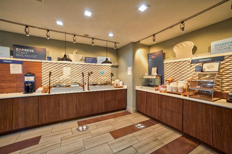 호텔 Holiday Inn Express Suites Beeville By Ihg