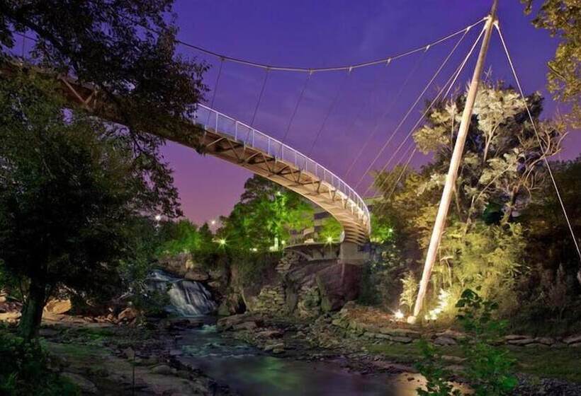 فندق Holiday Inn Express & Suites Greenville Airport, An Ihg