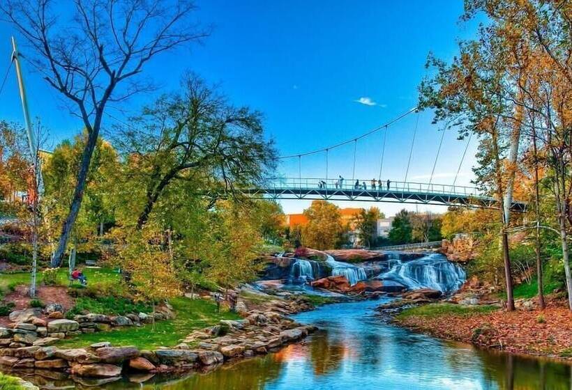 فندق Holiday Inn Express & Suites Greenville Airport, An Ihg