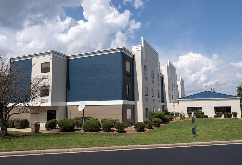 فندق Holiday Inn Express & Suites Greenville Airport, An Ihg