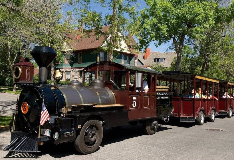 هتل Holiday Inn Express And Suites Helena, An Ihg