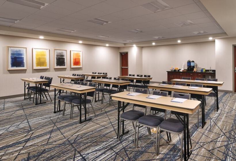 هتل Holiday Inn Express And Suites Helena, An Ihg