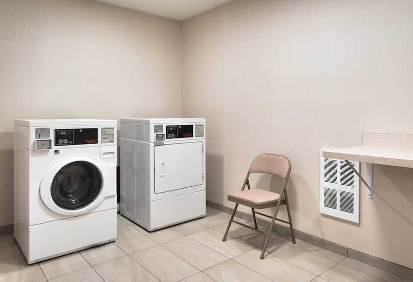 هتل Holiday Inn Express And Suites Helena, An Ihg