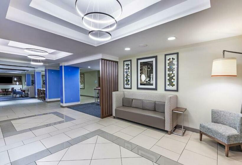 فندق Holiday Inn Express And Suites Pryor, An Ihg