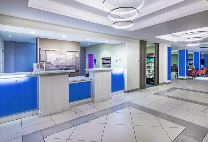 فندق Holiday Inn Express And Suites Pryor, An Ihg